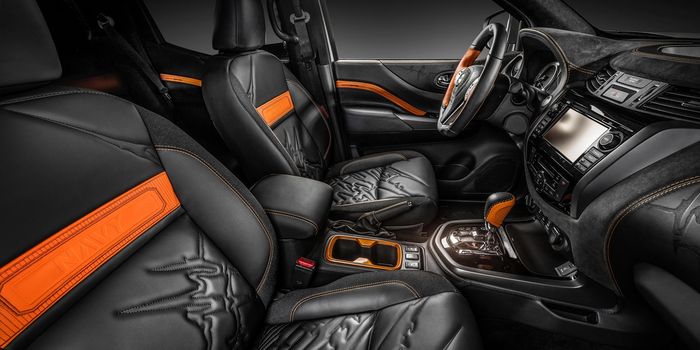Tampilan interior Nissan Navara garapan Carlex Design