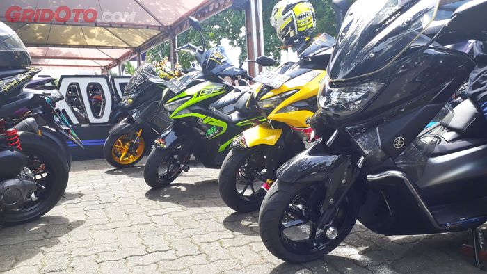 deretan motor peserta Customaxi Yamaha Semarang