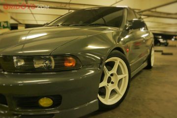 mitsubishi galant tampil sporty baju