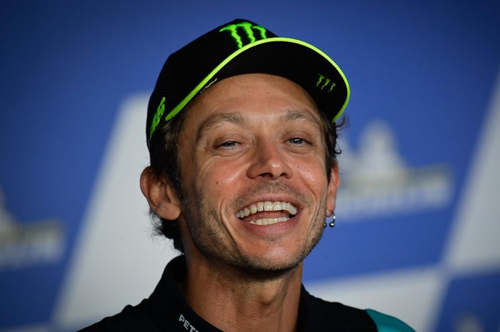Valentino Rossi sebut kedatangan Andrea Dovizioso akan  memberikan saran dan meningkatkan performa motor Yamaha 