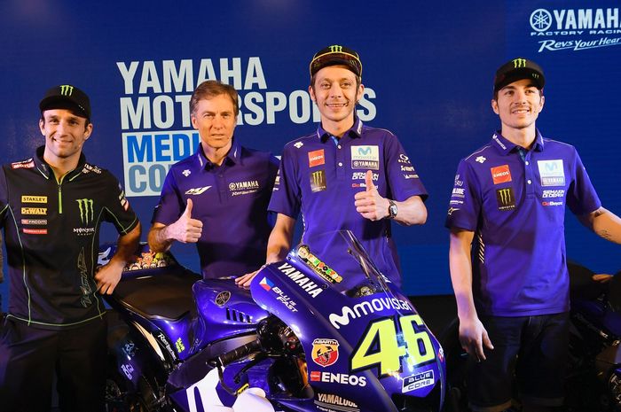 LIn Jarvis dikelilingi Johan Zarco, Valentino Rossi dan Maverick Vinales