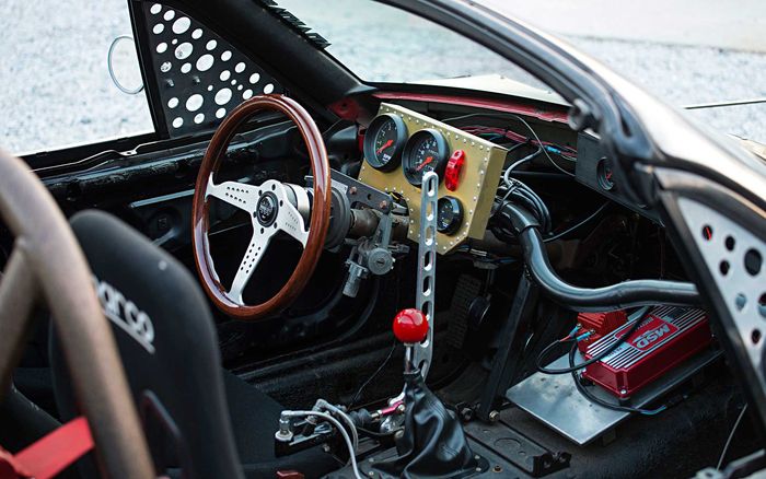 Tampilan kabin modifikasi Mazda Miata hot rod