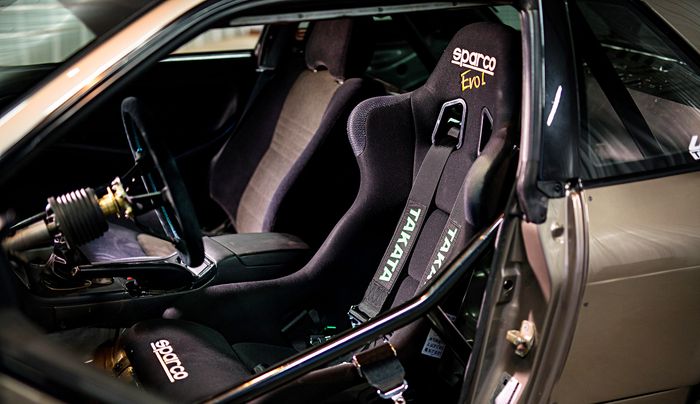 Kemasan kabin Nissan Silvia dibuat bernuansa racing