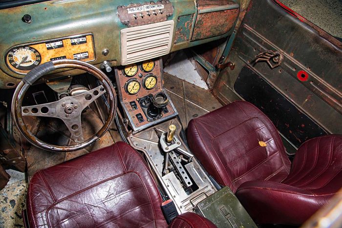 Kabin Pikap Ford F3 hasil modifikasi bergaya rat rod