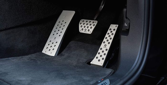 Satu set pedal alumunium baru pada BMW X5