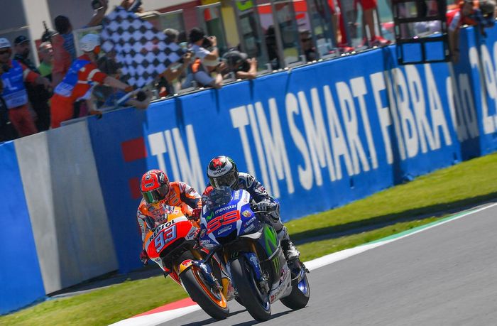 Kemenangan Jorge Lorenzo atas Marc Marquez di MotoGP Italia 2016