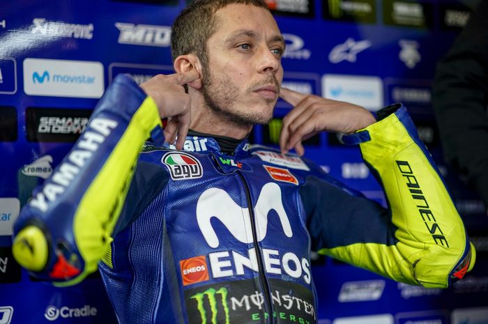 Valentino Rossi dikritik tak bisa menang karena usia yang tak lagi muda
