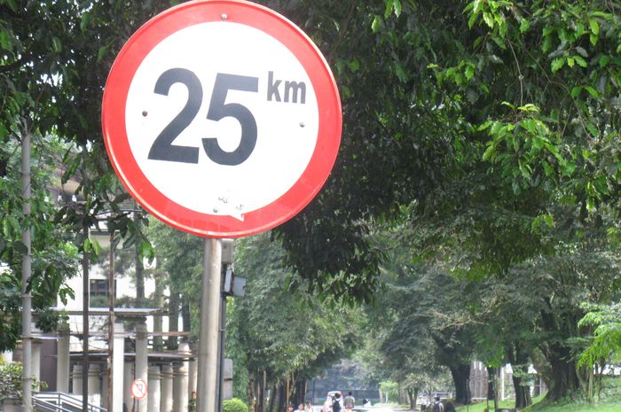 Ilustrasi pembatasan kecepatan
