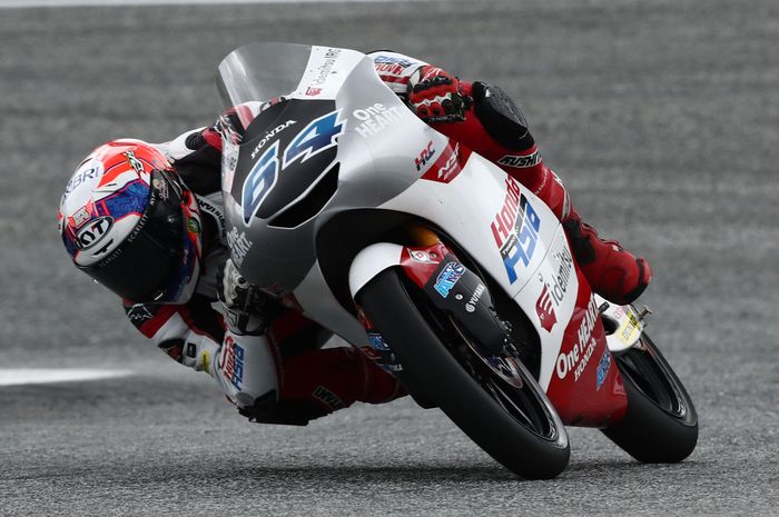 Izan Guevara tampil perkasa sejak start, Mario Aji finis di posisi segini pada hasil balap Moto3 Aragon 2022