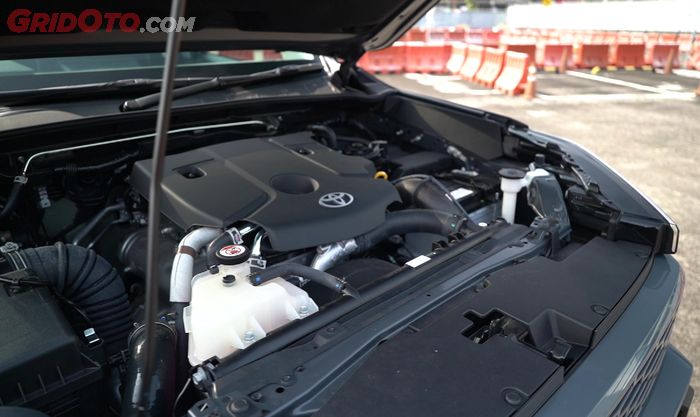 Mesin Toyota Hilux 1GD-FTV 2.800 cc 4 silinder turbodiesel bertenaga 201 dk dan torsi 500 Nm