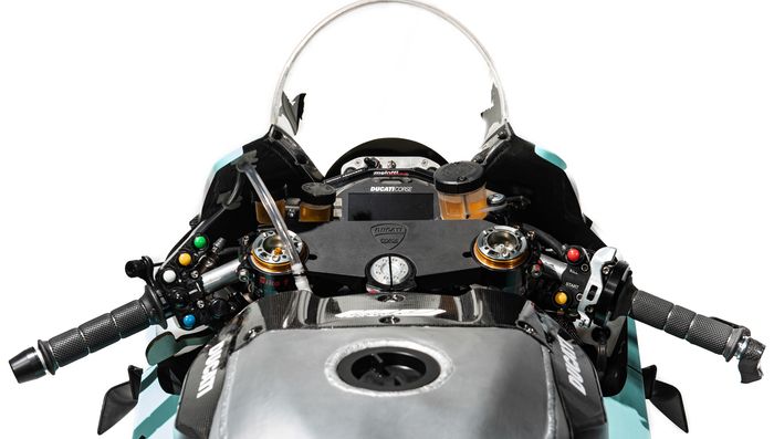 Penampakan panel instrumen pada dasbor Ducati Panigale V4 R milik Chaz Davies untuk balapan di worldSBK 2021