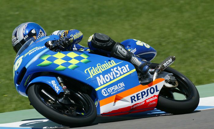 Dani Pedrosa menggeber Honda RS125 pada GP 125 cc tahun 2002, di tahun inilah ia meraih kemenangan p