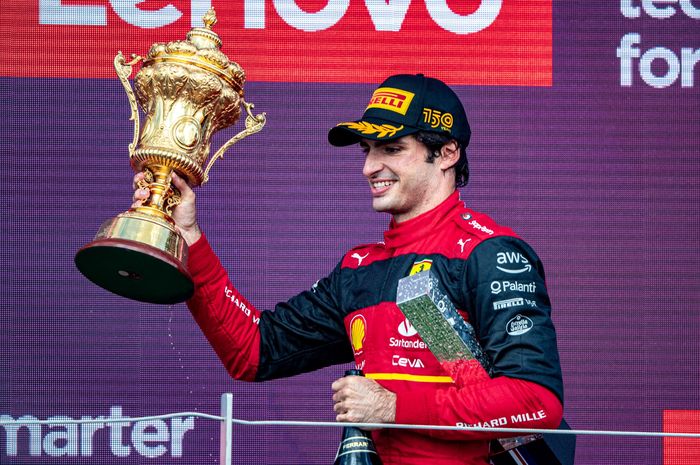 Pembalap tim Ferrari, Carlos Sainz juara F1 Inggris 2022 pada balapannya yang ke-150