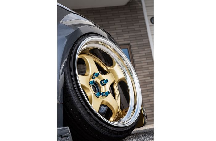 Pelek di Audi TT dengan body kit rasa Jepang