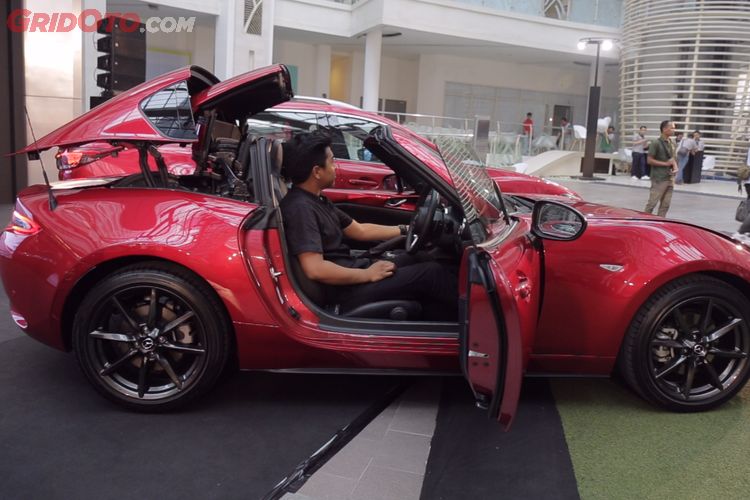 Video Review First Drive Mazda Mx 5 Rf 2017 Atapnya Bisa Buka Tutup Dalam 30 Detik Gridoto Com