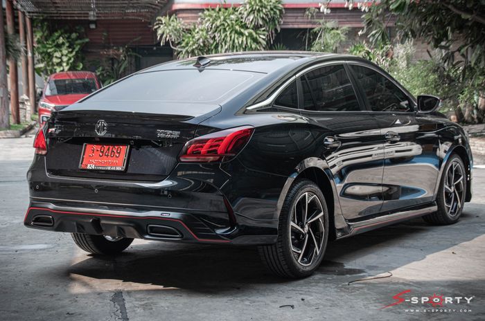 Tampilan belakang modifikasi MG 5 GT memasok add-on sporty dan ducktail simpel