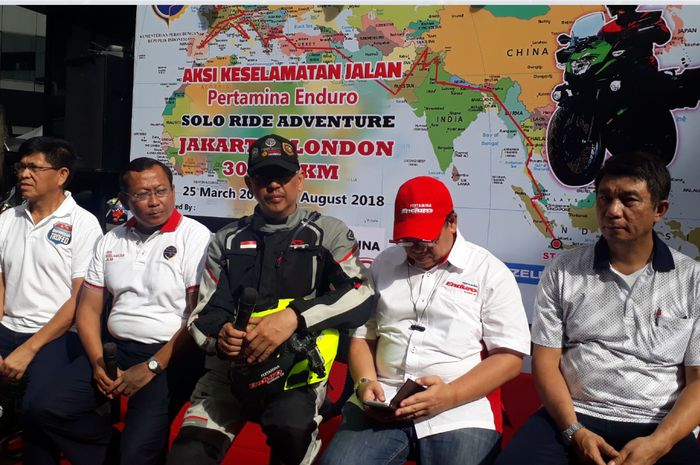 Stephen Langitan solo ride Jakarta-London