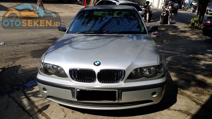 BMW E46 yang terparkir di Anugrah Motor, bengkel spesialis BMW