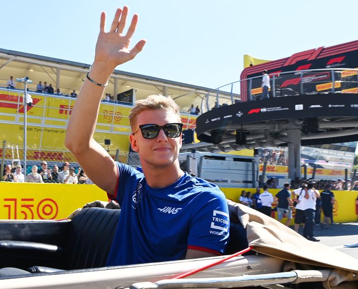 Mick Schumacher diperkirakan akan meninggalkan tim Haas pada akhir musim F1 2022 setelah dua tahun