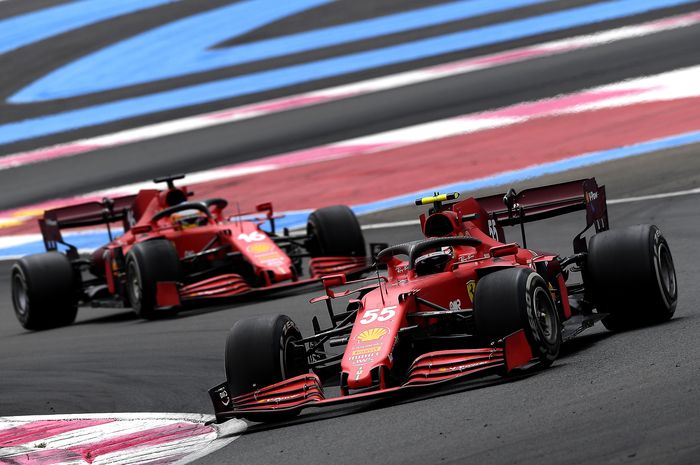 Scuderia Ferrari F1 Team perhatikan bahan bakar baru yang akan digunakan tahun 2022. Mereka rugi 20 dk. 