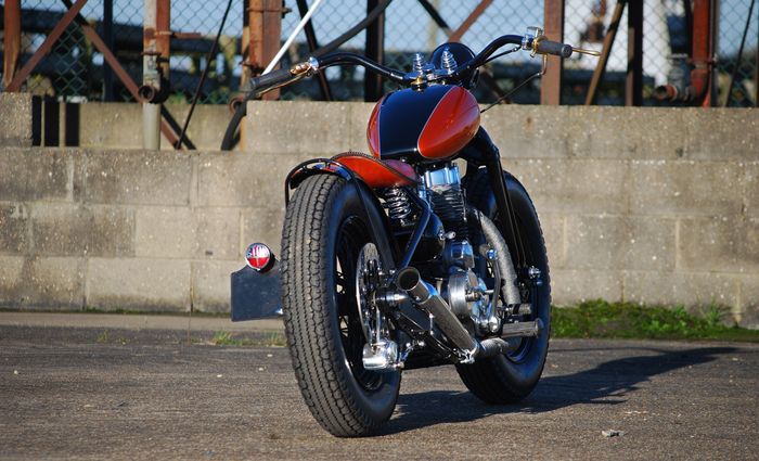 Royal Enfield 350 custom bobber Solow Choppers, dilansir oleh Thebikeshed.cc