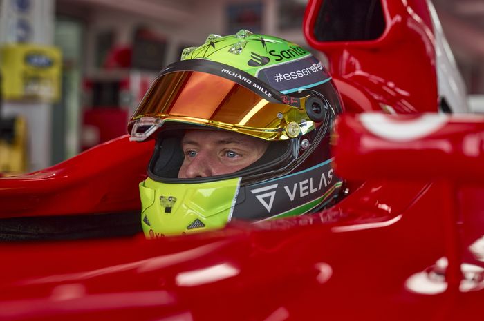 Mick Schumacher tidak lagi menjadi bagian dari keluarga Scuderia Ferrari mulai 15 Desember 2022