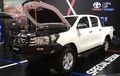 Keren Mana, Mitsubishi Triton vs Toyota Hilux Buat di Area Tambang