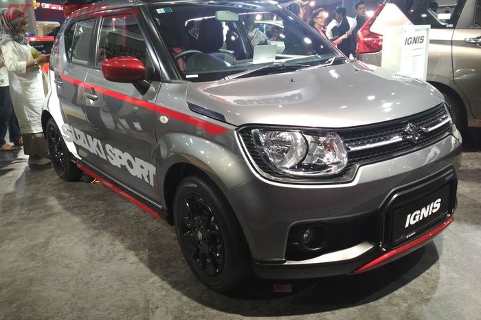 Suzuki Ignis SE dengan aksen merah