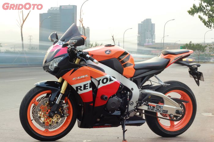 Motor sales cbr 1000cc
