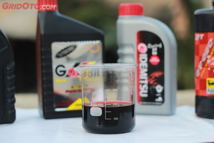 Awas Setel Oli Samping Di Motor 2 Tak Bukan Dilihat Dari Asap Gridoto Com