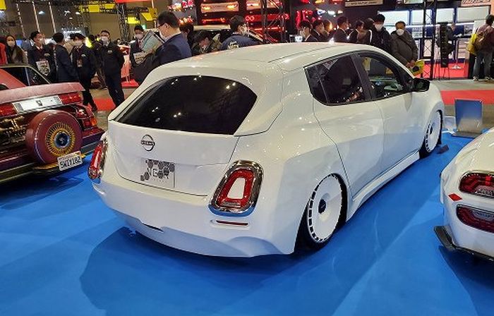 Tampilan belakang modifikasi Nissan Leaf NGR Concept di Tokyo Auto Salon 2022