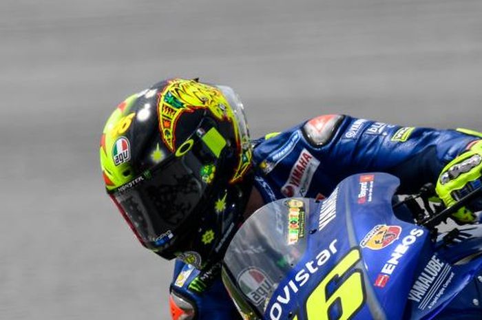 Ada yang berbeda dari Valentino Rossi di hari kedua tes Sepang (29/1/2018)