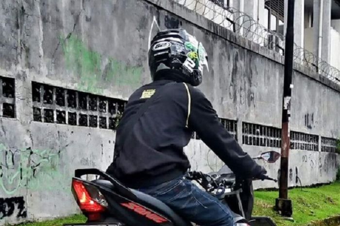 Sebuah Penampakan Sepeda Motor Dengan Teknologi Masa Depan