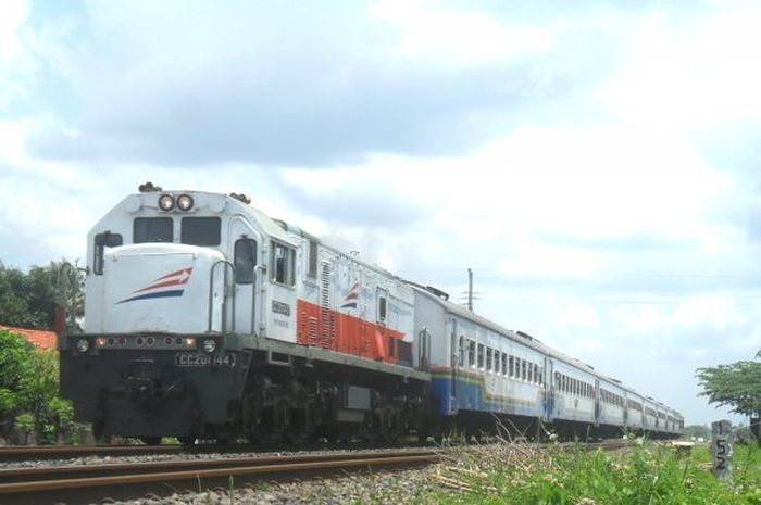 Kereta api mulai menjadi favorit sebagian besar masyarakat Indonesia
