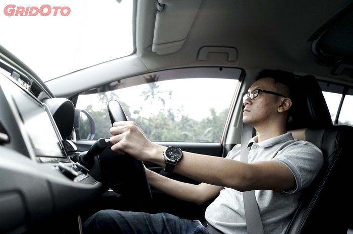 Pretensioner and force limiter seatbelt mencegah risiko cidera akibat jarak yang tercipta akibat jed