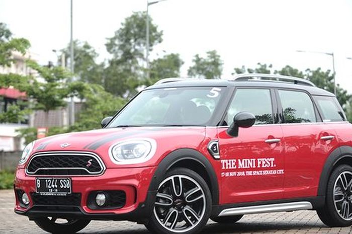 Ilustrasi MINI Cooper S Countryman