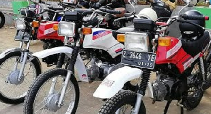 Honda Win 100 menjadi salah satu motor dinas para guru.