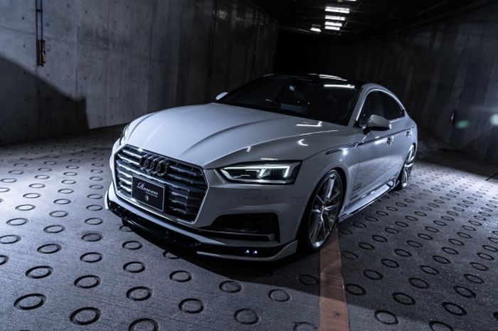 Modifikasi Audi A5 Sportback hasil garapan Rowen International, Jepang