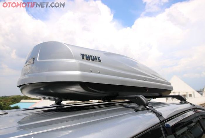 Pasang roofbox Thule di atap, biar makin pol 