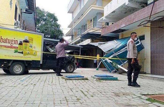 Toyota Kijang Kapsul Box hantam pasien berkursi roda RSUD Johannes Kupang hingga tewas terhimpit tembok