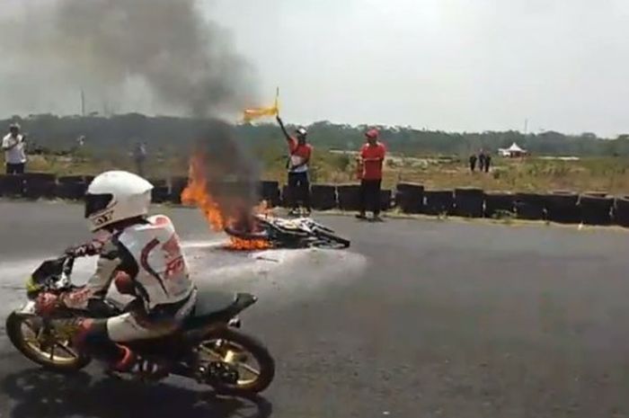 Suzuki Satria FU150 terbakar di balapan Porprov Jateng