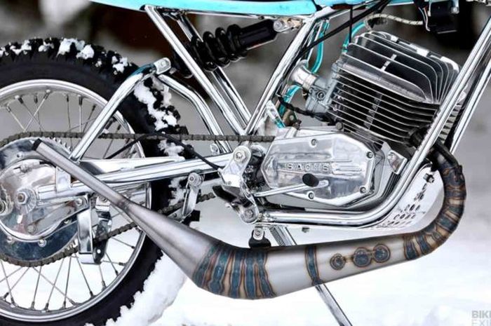 Mesin full restorasi, suspensi belakang jadi monoshock