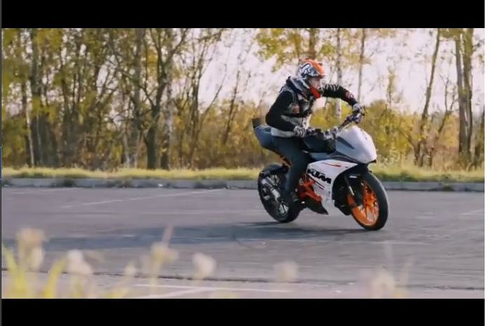 Rok bagoros freestyle dengan KTM RC390