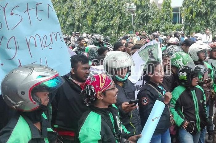 Ilustrasi. Demo Grab di Surabaya