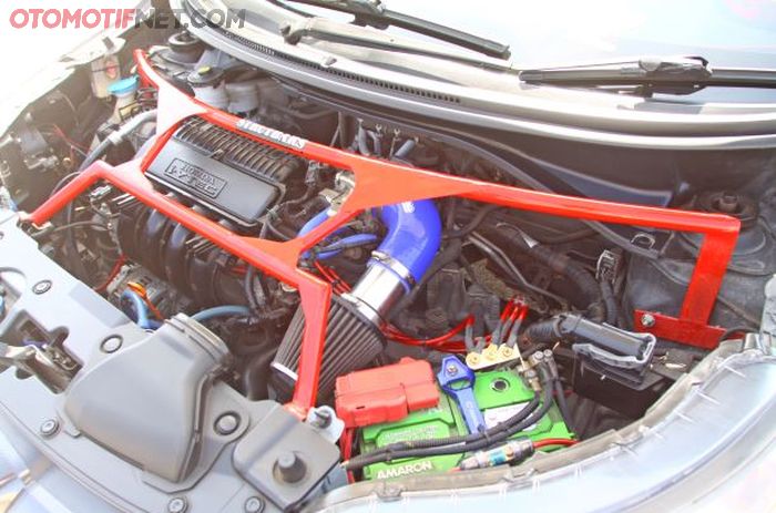 Tak hanya ekterior dan interior saja yang diubah bergaya sporty, bahkan hingg ke mesin 