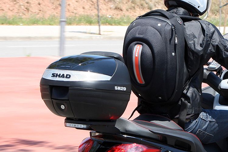 Paket Lengkap Box Motor dari SHAD, Bikin Barang Aman Saat Riding 