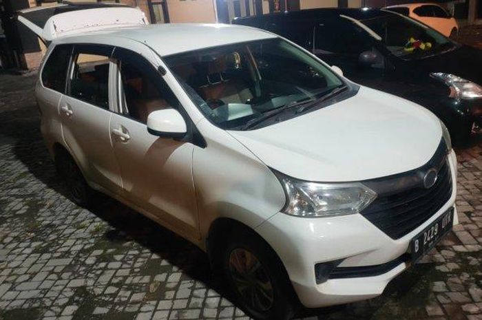 Spesifikasi dan kisaran harga Diahatsu Xenia X tahun 2016 seken.