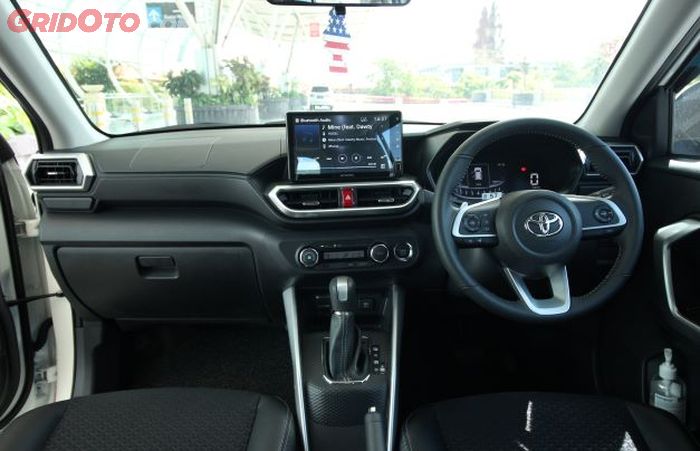 Interior Raize Aga cukup benahi audio simpel saja