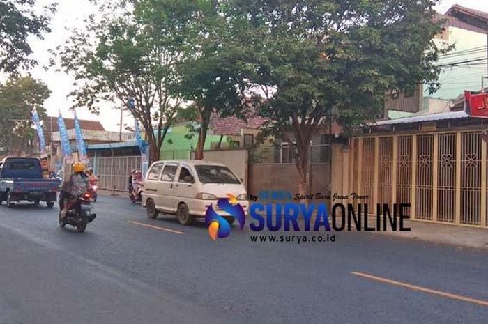 Marka jalan nasional Tulungagung-Trenggalek di Tulungagung diubah jadi warna kuning. 