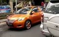Video Bagaimana Nih Jalannya Mobil Muka Dua? Netizen Banyak yang Melongo